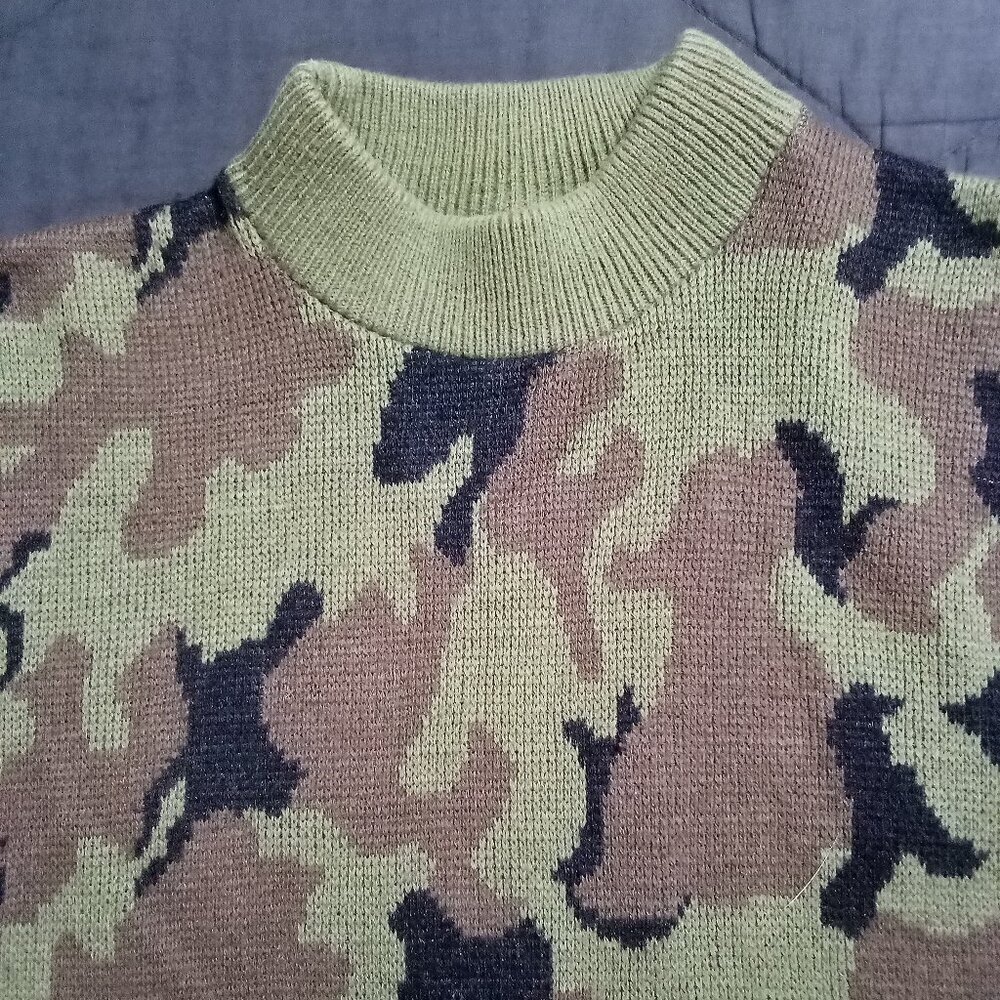 Vintage Bob Fratzke Winona Knitting Camouflage Crewneck Sweater